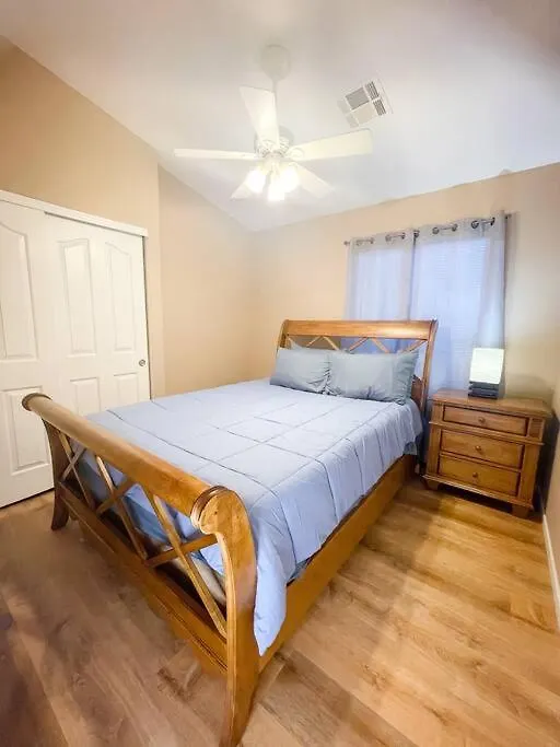 Sparkling Home Book Now! Minutes To Ap & Lv Strip! Las Vegas Holiday home