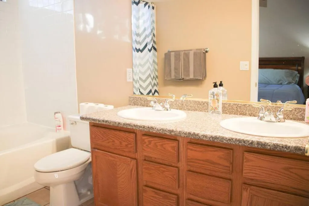 Sparkling Home Book Now! Minutes To Ap & Lv Strip! Las Vegas Holiday home
